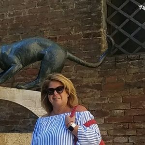 Meet your Posher, Dina